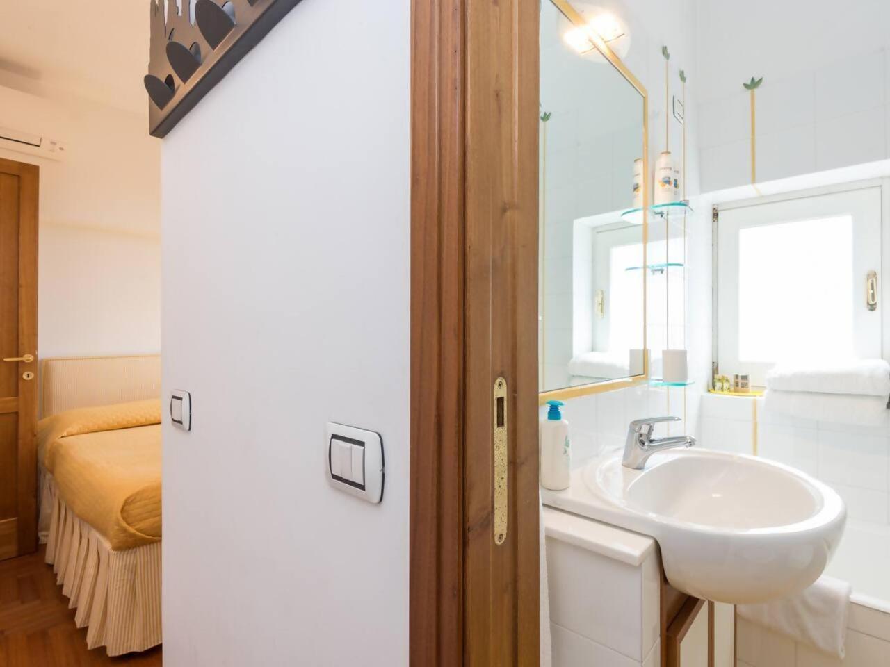 Appartamento Trevi Luxury With Terrace Roma Esterno foto